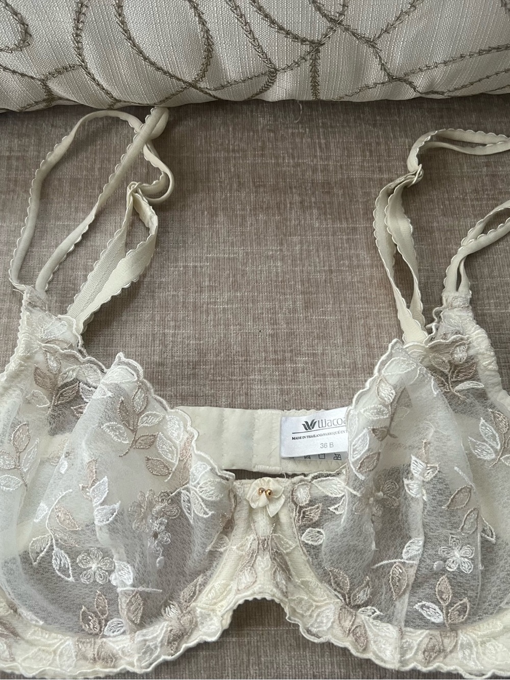 Wacoal Cream Embroidered Sheer Underwire Bra 36B Double Strap